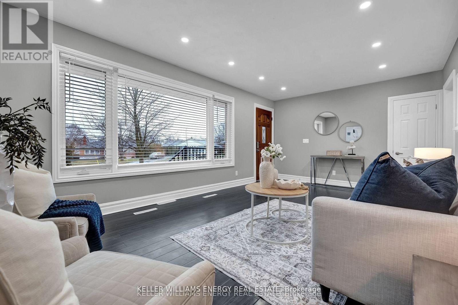 372 Garden Court, Oshawa, Ontario  L1J 3E4 - Photo 11 - E13101472