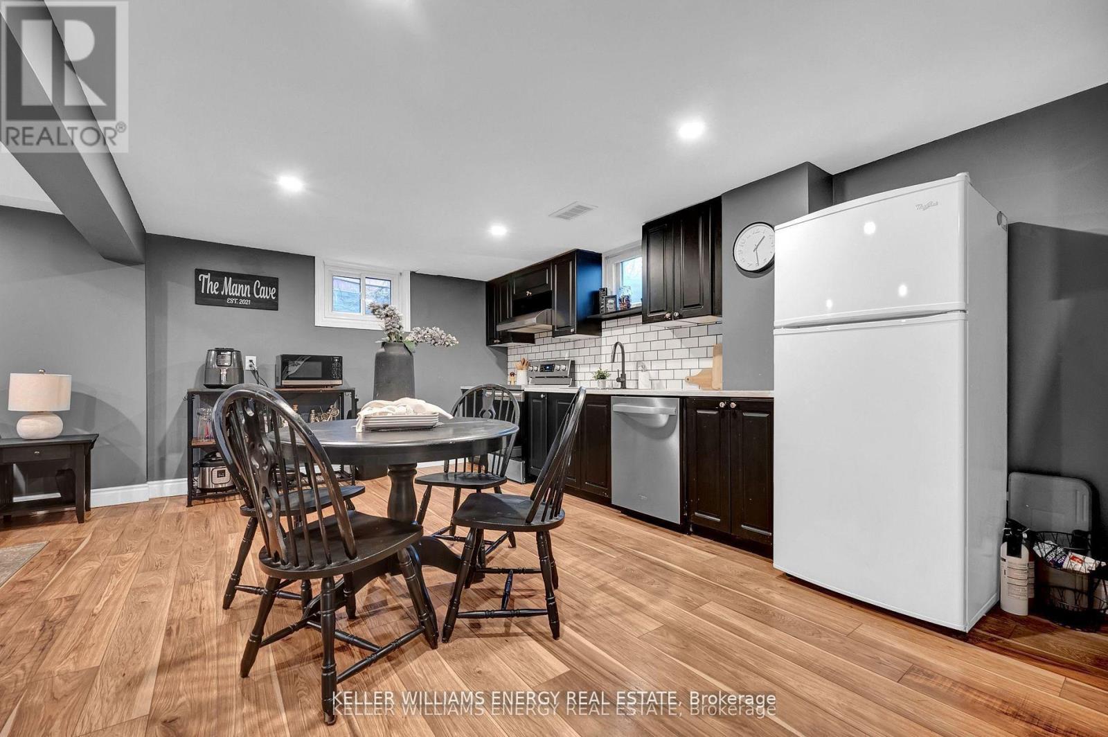 372 Garden Court, Oshawa, Ontario  L1J 3E4 - Photo 29 - E13101472