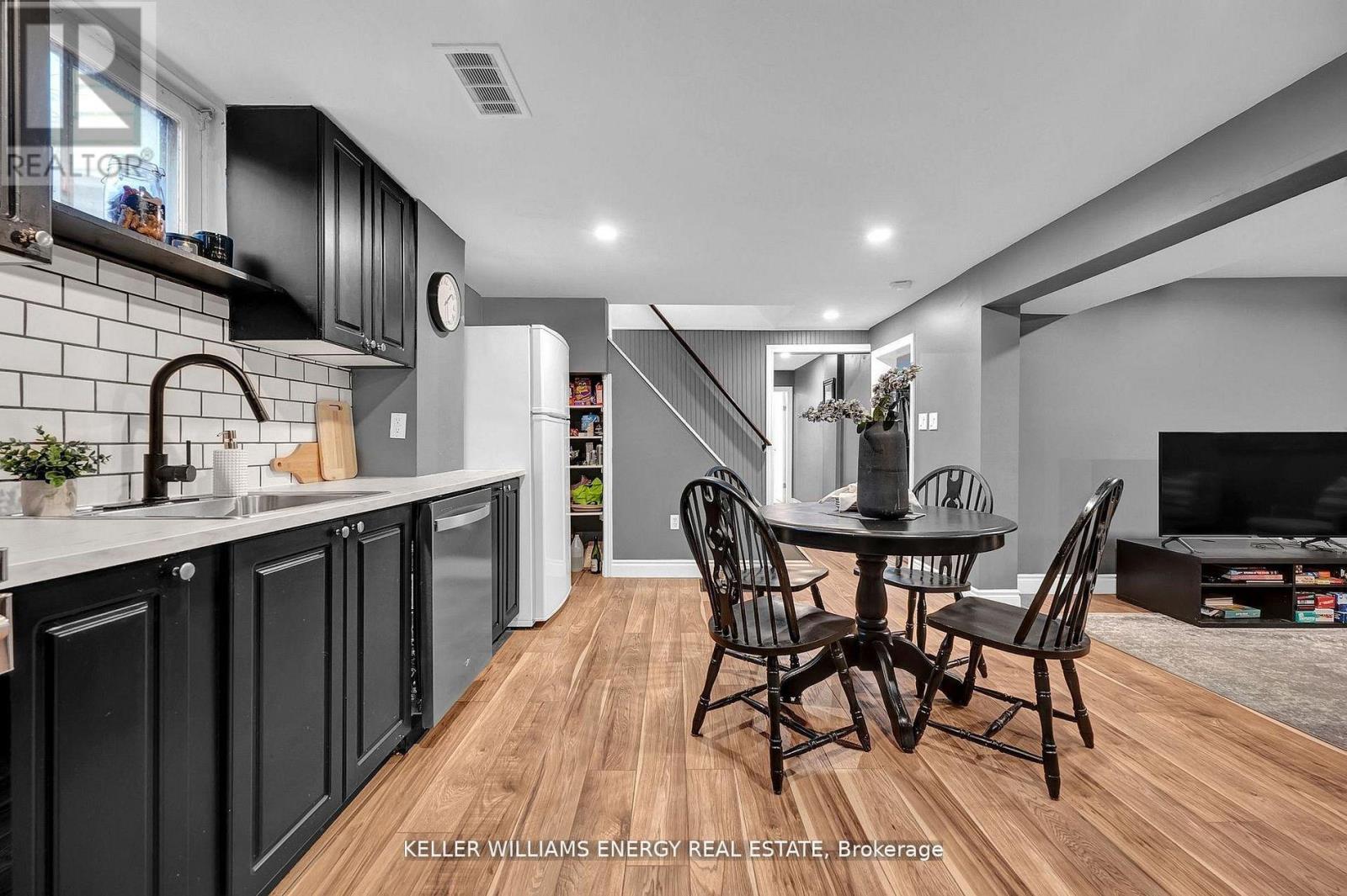 372 Garden Court, Oshawa, Ontario  L1J 3E4 - Photo 31 - E13101472