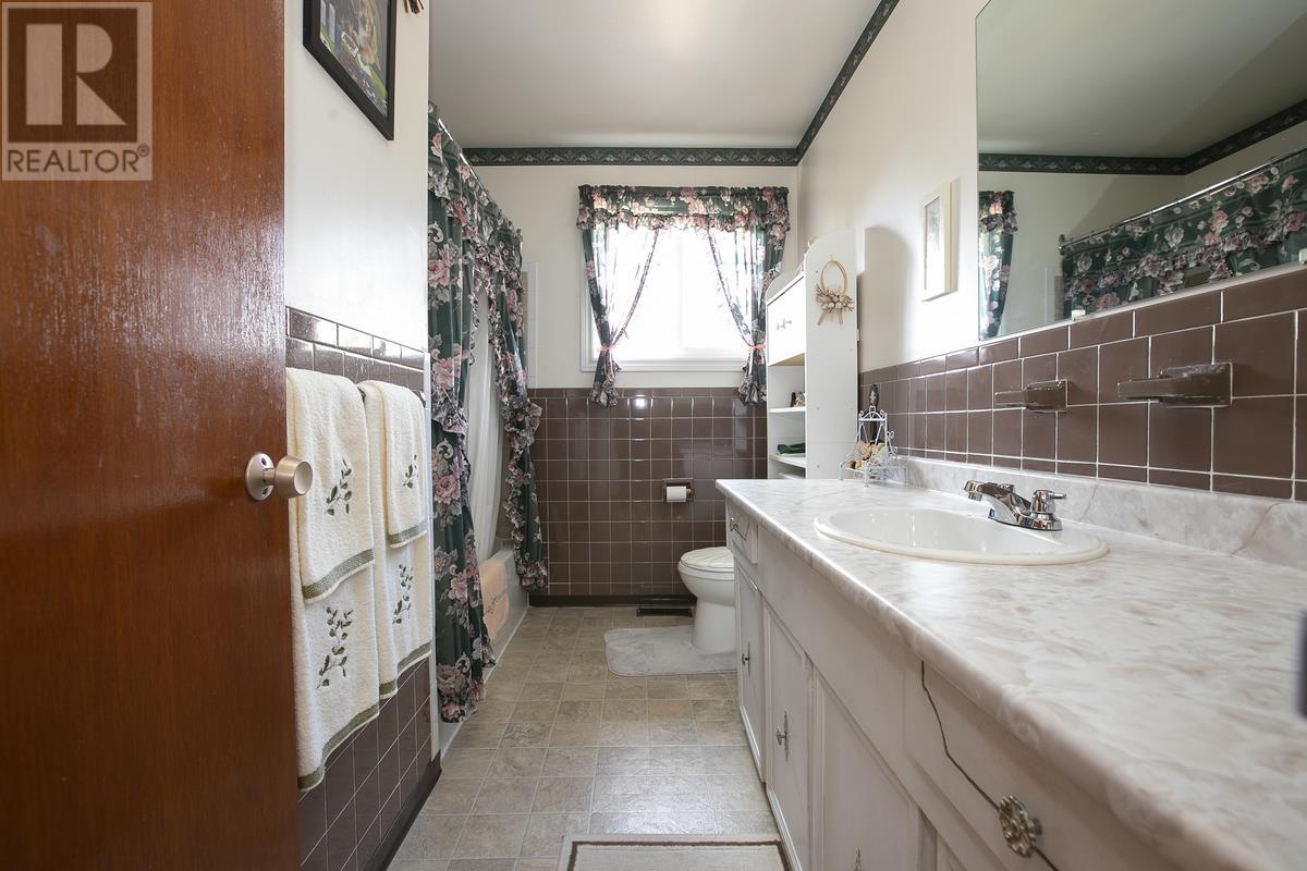 33 Kingsmount Blvd, Sault Ste. Marie, Ontario  P6B 3L7 - Photo 30 - SM260885