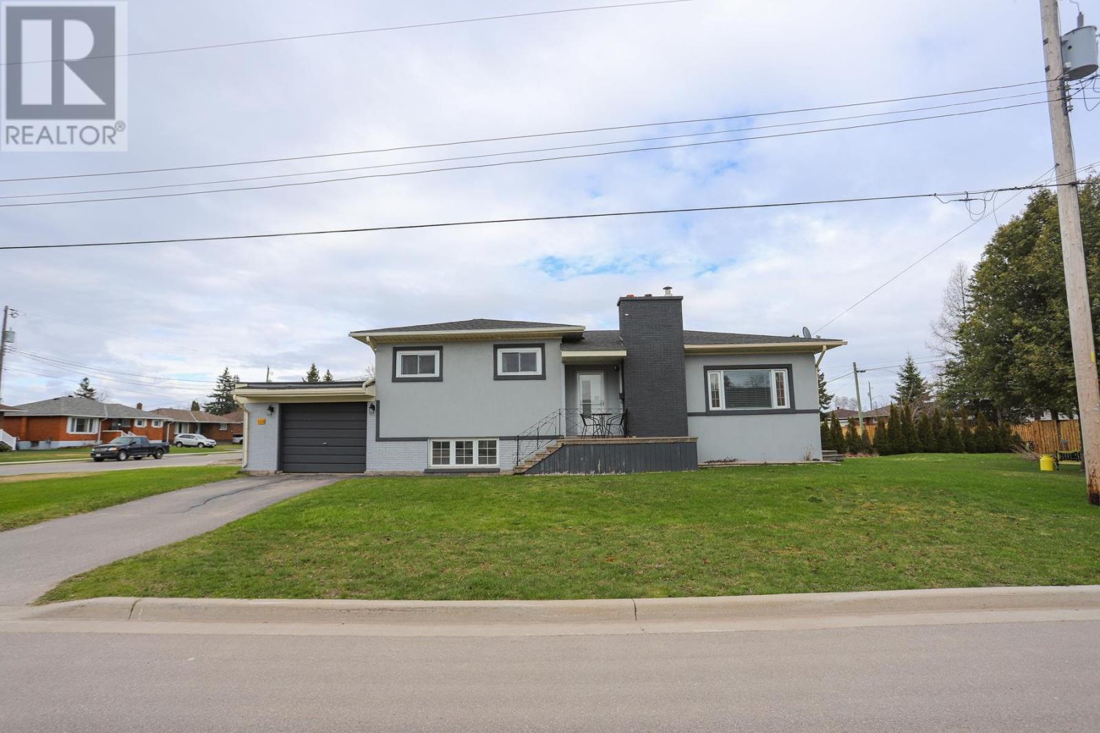 163 Ruth St, Sault Ste. Marie, Ontario  P6C 2E8 - Photo 2 - SM260886