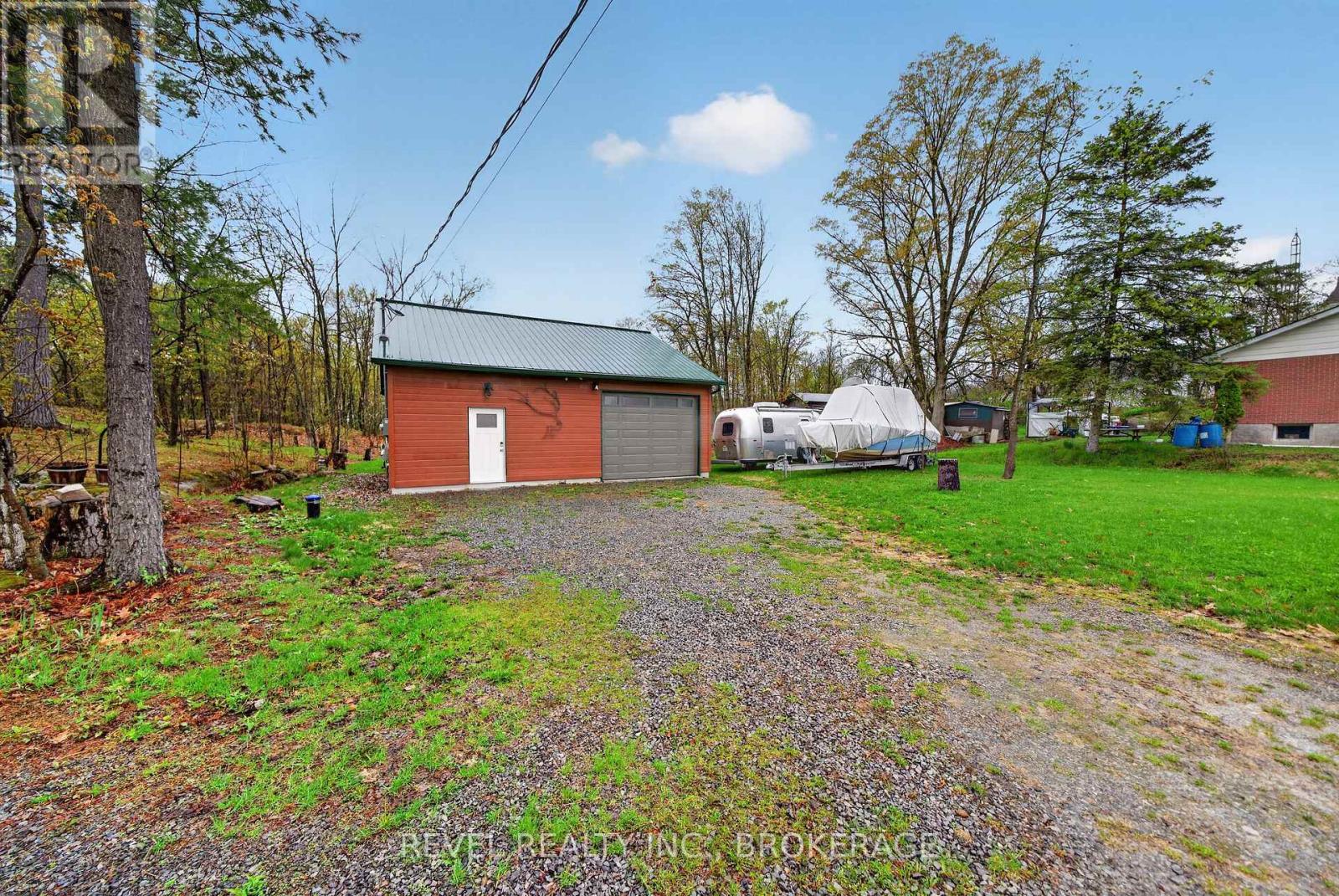 2207 Wellington Street, Frontenac, Ontario  K0H 1H0 - Photo 1 - X13101372