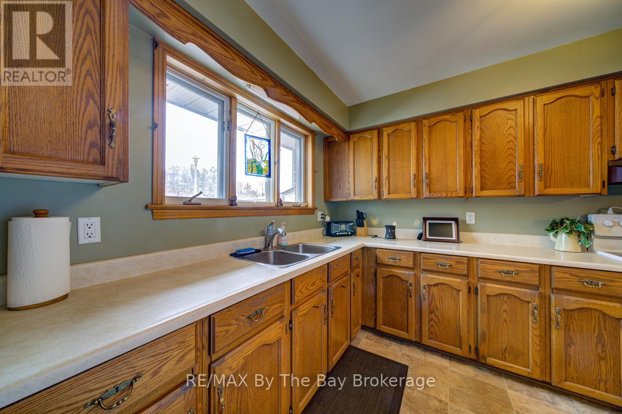 229 Datas Drive E, Clearview, Ontario  L0M 1S0 - Photo 7 - S13101416