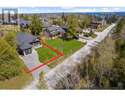14 THOMAS STREET, Wasaga Beach, Ontario