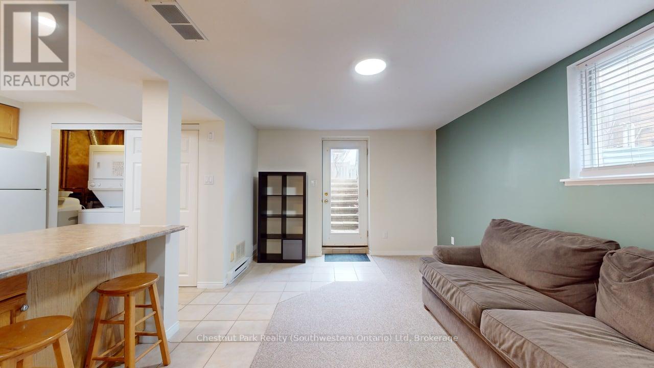 Lower - 22 Moss Place, Guelph, Ontario  N1G 4V1 - Photo 4 - X13101184