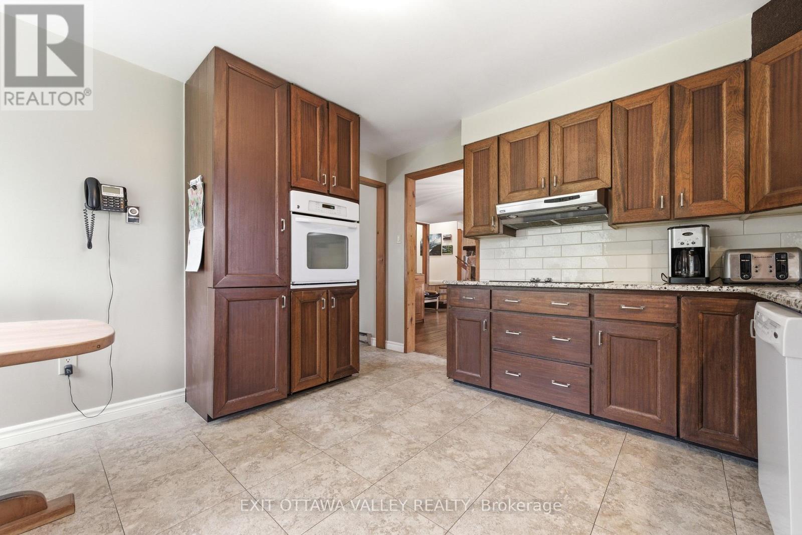 71 Delaney Lane, Laurentian Hills, Ontario  K0H 1P0 - Photo 18 - X13101202