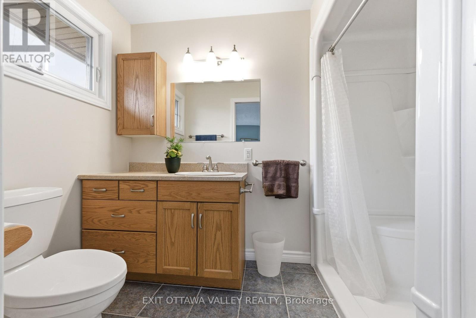 71 Delaney Lane, Laurentian Hills, Ontario  K0H 1P0 - Photo 23 - X13101202