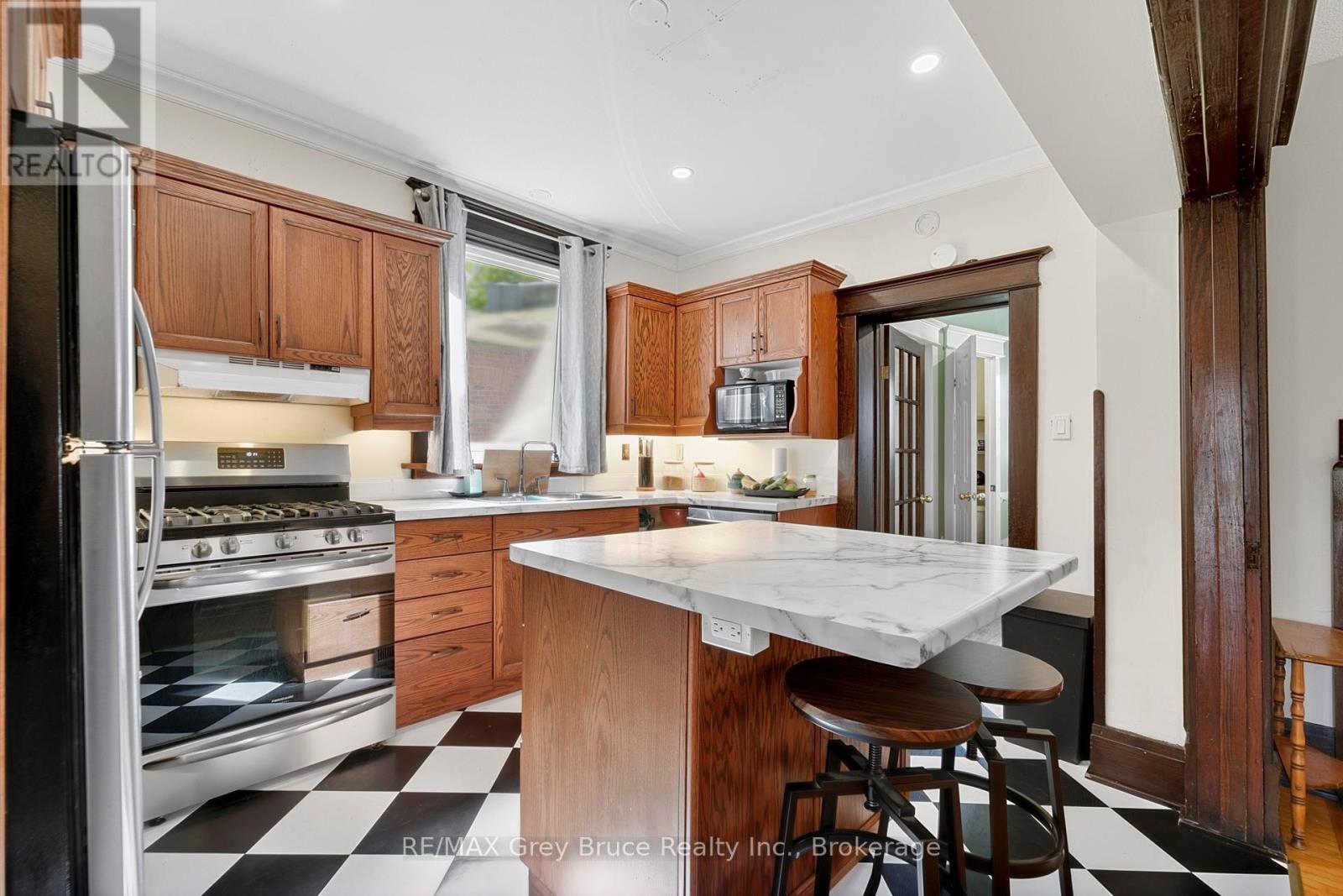 407 5th Street E, Owen Sound, Ontario  N4K 1C9 - Photo 11 - X13101494