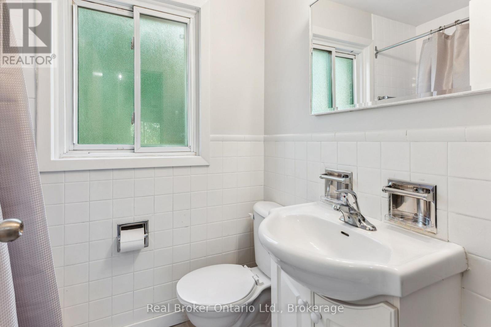 499 Krug Street, Kitchener, Ontario  N2B 1L2 - Photo 17 - X13101562