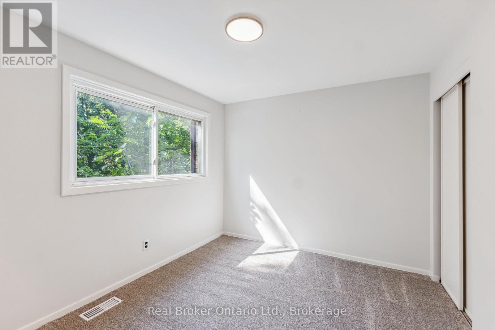 499 Krug Street, Kitchener, Ontario  N2B 1L2 - Photo 18 - X13101562