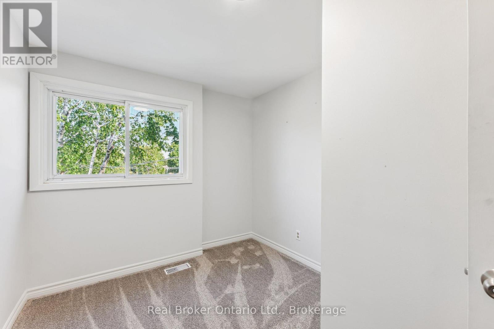 499 Krug Street, Kitchener, Ontario  N2B 1L2 - Photo 23 - X13101562