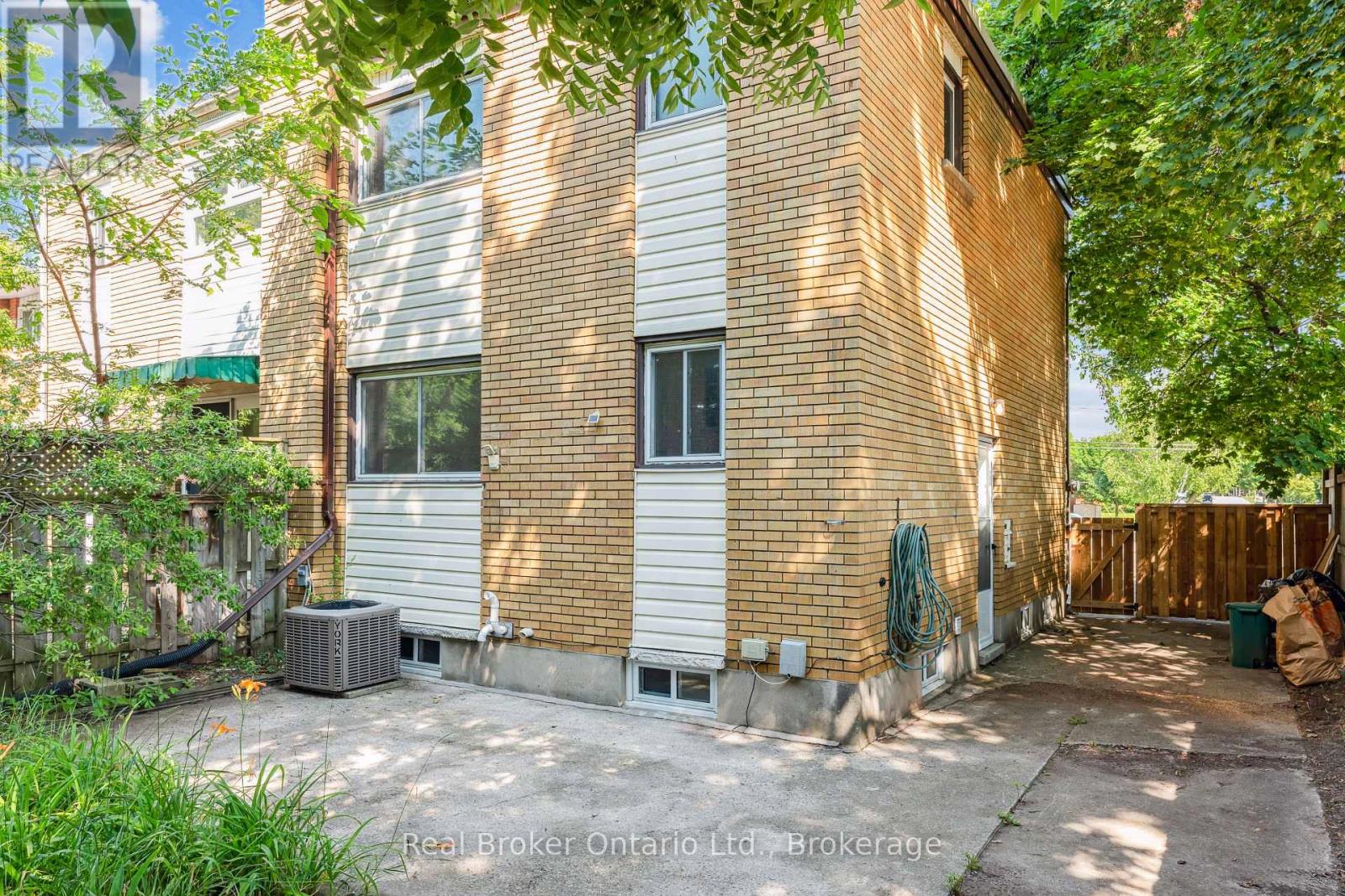 499 Krug Street, Kitchener, Ontario  N2B 1L2 - Photo 33 - X13101562