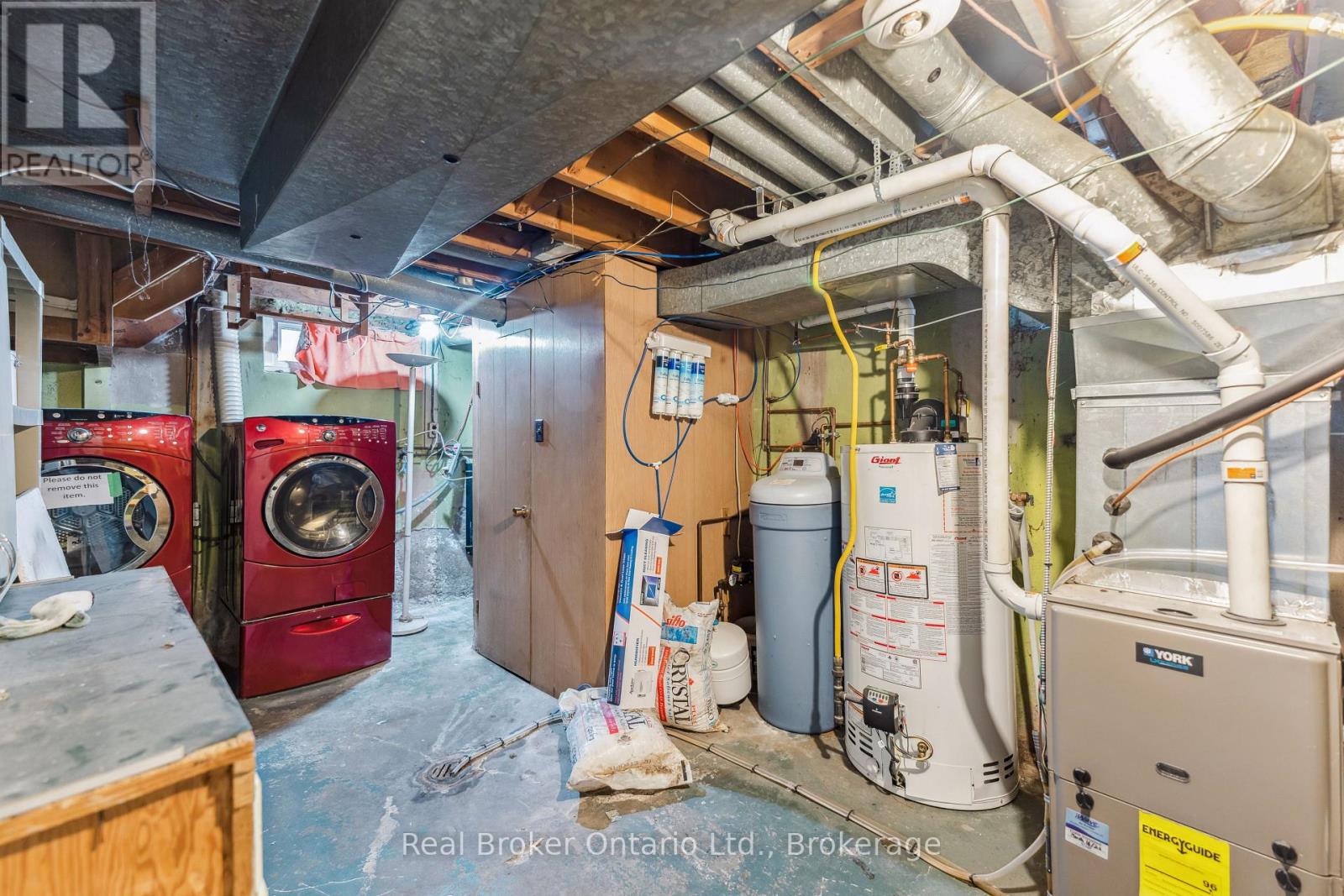 499 Krug Street, Kitchener, Ontario  N2B 1L2 - Photo 4 - X13101562