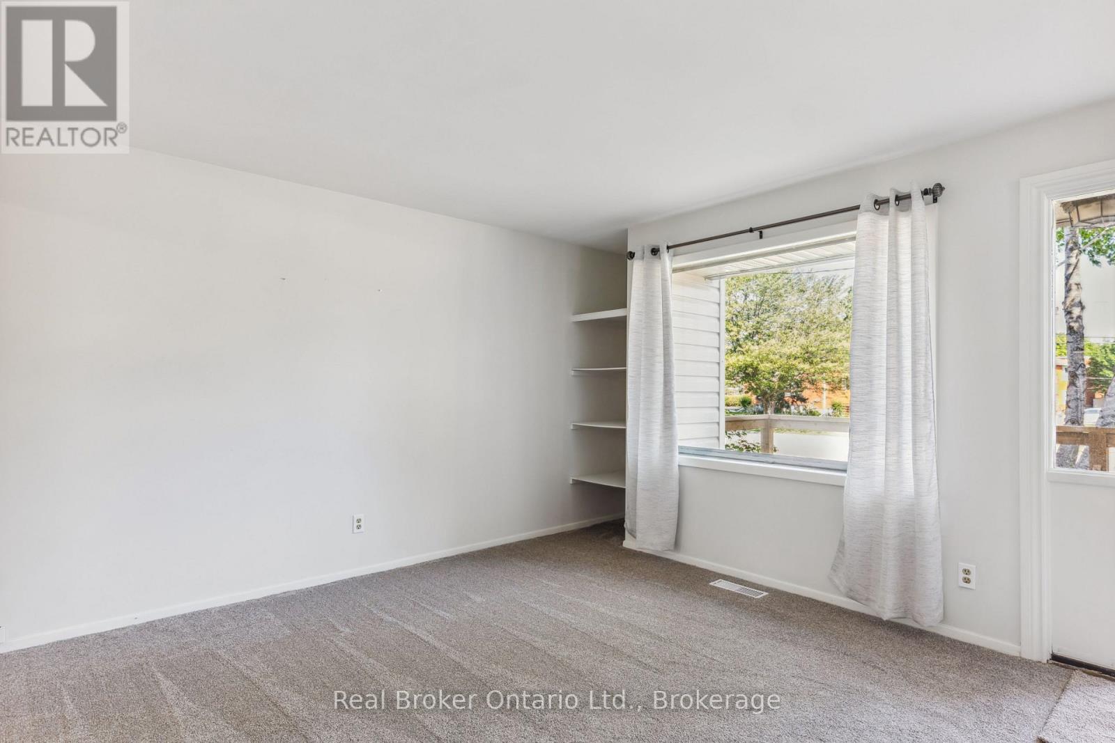 499 Krug Street, Kitchener, Ontario  N2B 1L2 - Photo 9 - X13101562