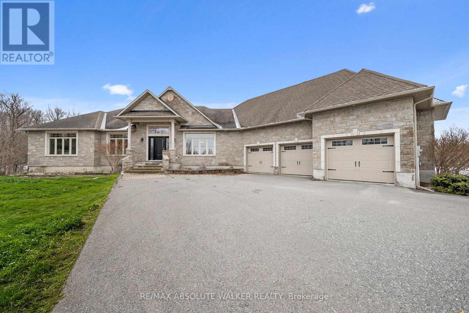 8134 Adam Baker Way, Ottawa, Ontario  K0A 2P0 - Photo 2 - X13101238