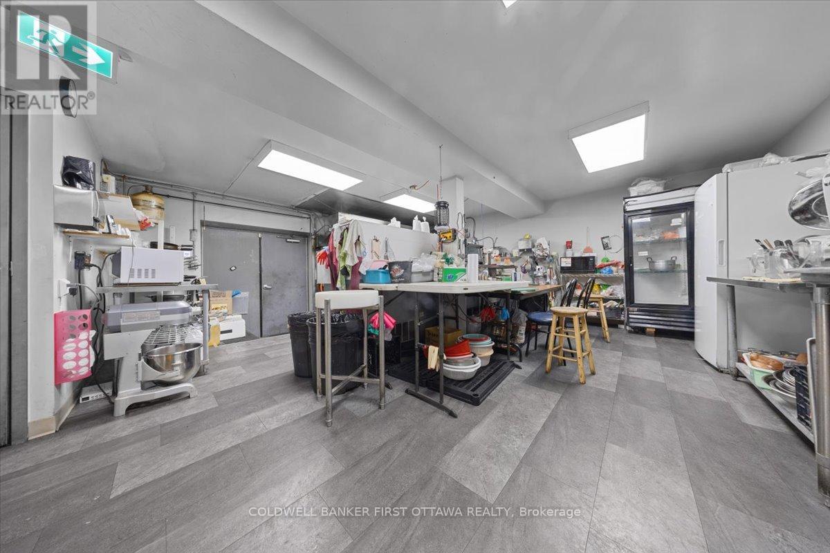 827 Somerset Street W, Ottawa, Ontario  K1R 6R4 - Photo 6 - X13101360