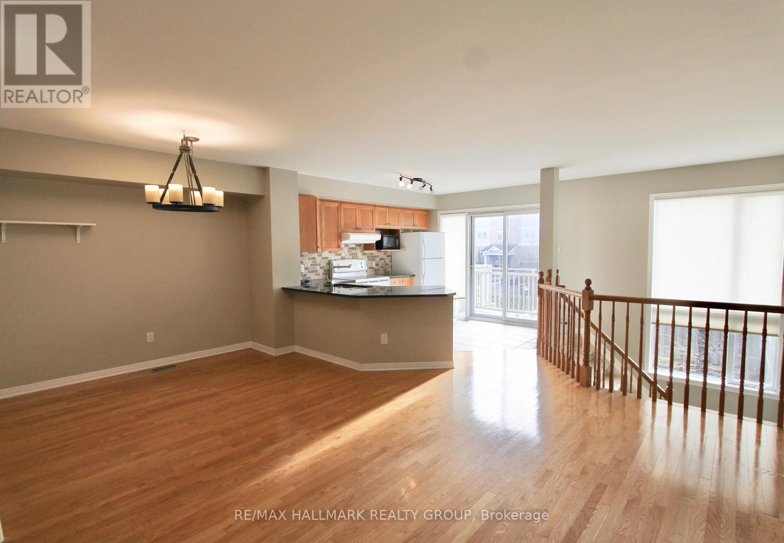 55 Maxton Private, Ottawa, Ontario  K1J 1J1 - Photo 4 - X13101376