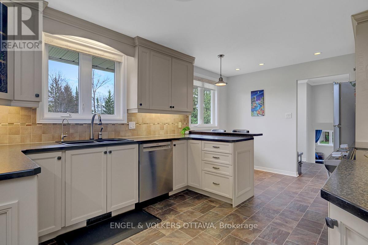 2963 Roger Stevens Drive E, Ottawa, Ontario  K0A 2T0 - Photo 8 - X13101530