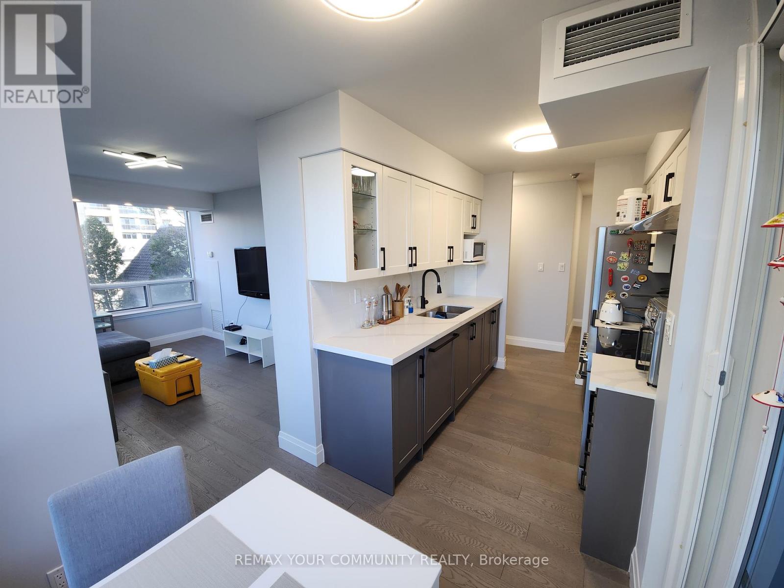 201 - 1 Rean Drive, Toronto, Ontario  M2K 3C1 - Photo 2 - C13101260