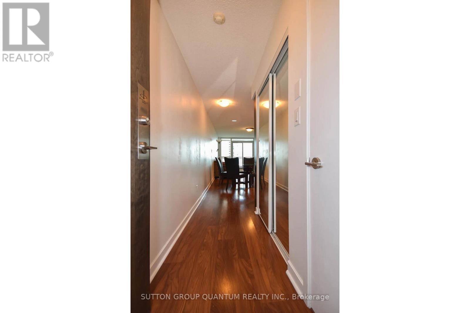 911 - 33 Bay Street, Toronto, Ontario  M5J 2Z3 - Photo 2 - C13101366