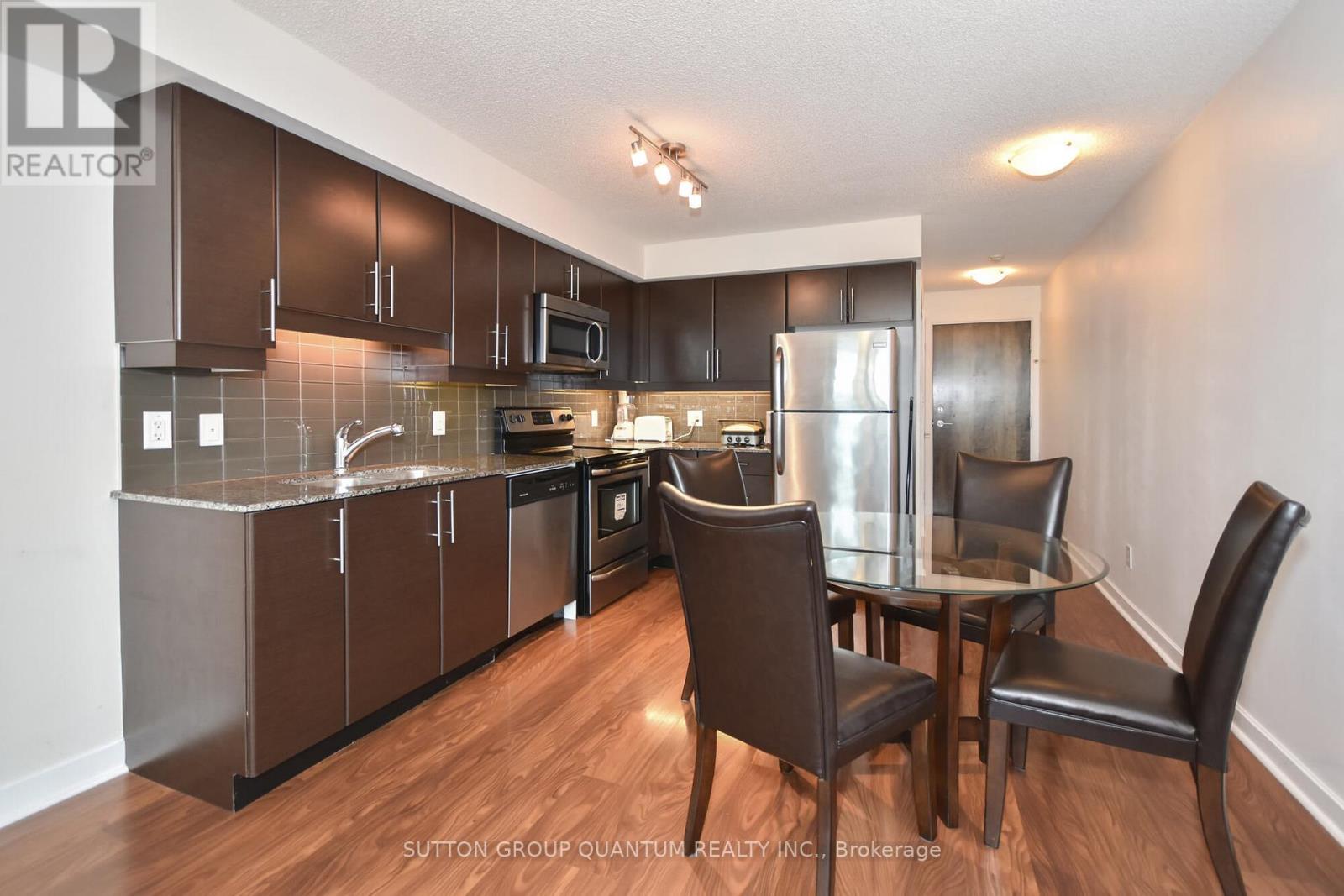 911 - 33 Bay Street, Toronto, Ontario  M5J 2Z3 - Photo 3 - C13101366