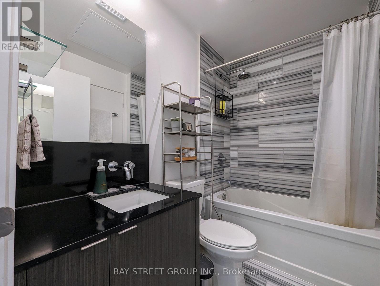 6103 - 100 Harbour Street, Toronto, Ontario  M5J 0B5 - Photo 11 - C13101440