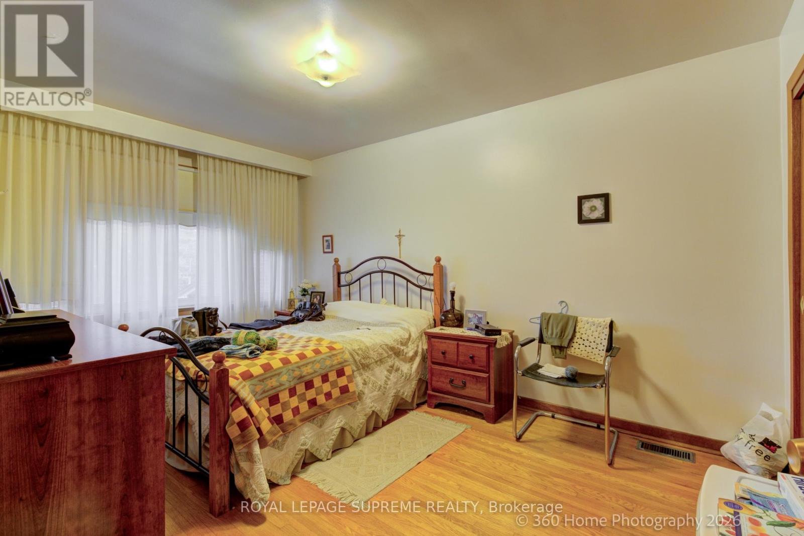 429 St Clarens Avenue, Toronto, Ontario  M6H 3W2 - Photo 17 - C13101572