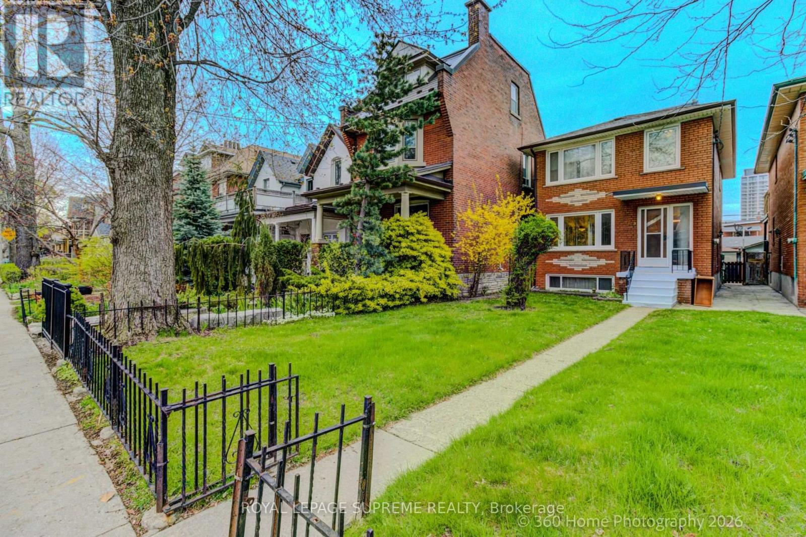 429 St Clarens Avenue, Toronto, Ontario  M6H 3W2 - Photo 2 - C13101572