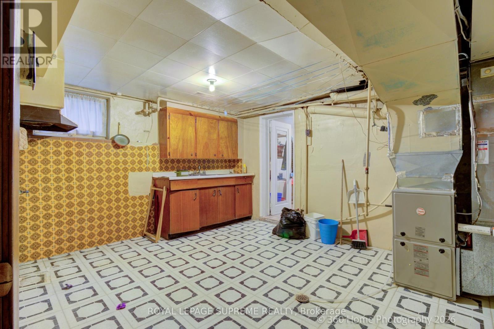 429 St Clarens Avenue, Toronto, Ontario  M6H 3W2 - Photo 21 - C13101572