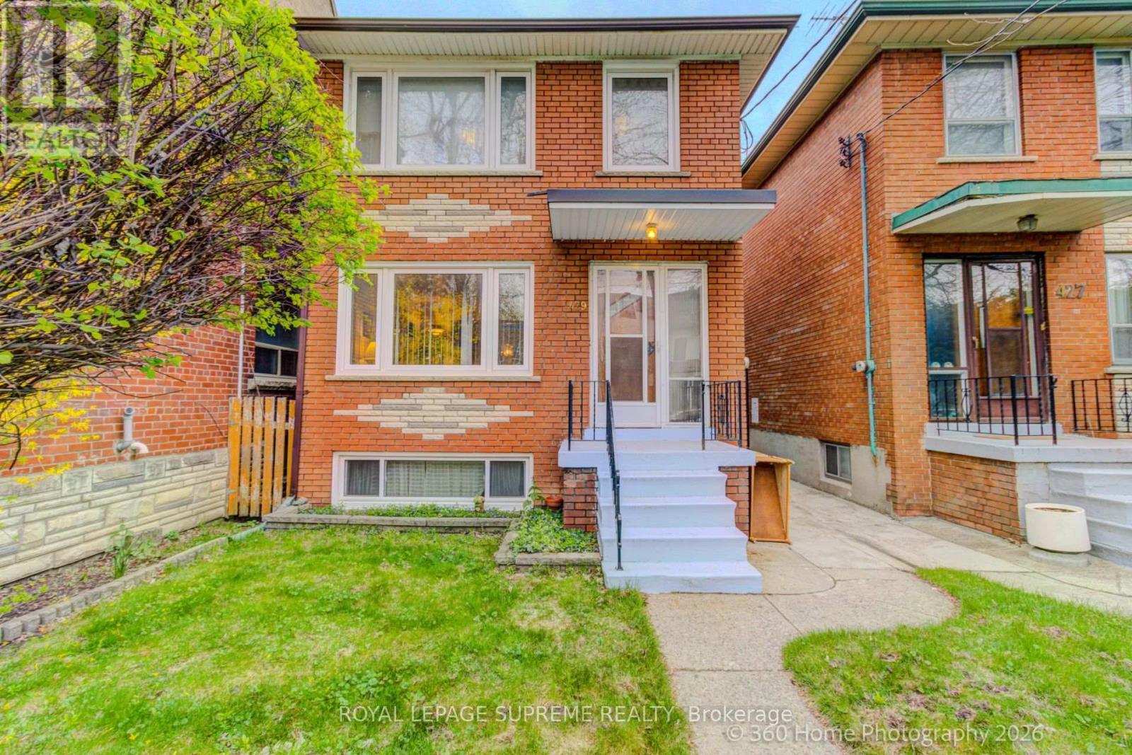429 St Clarens Avenue, Toronto, Ontario  M6H 3W2 - Photo 3 - C13101572
