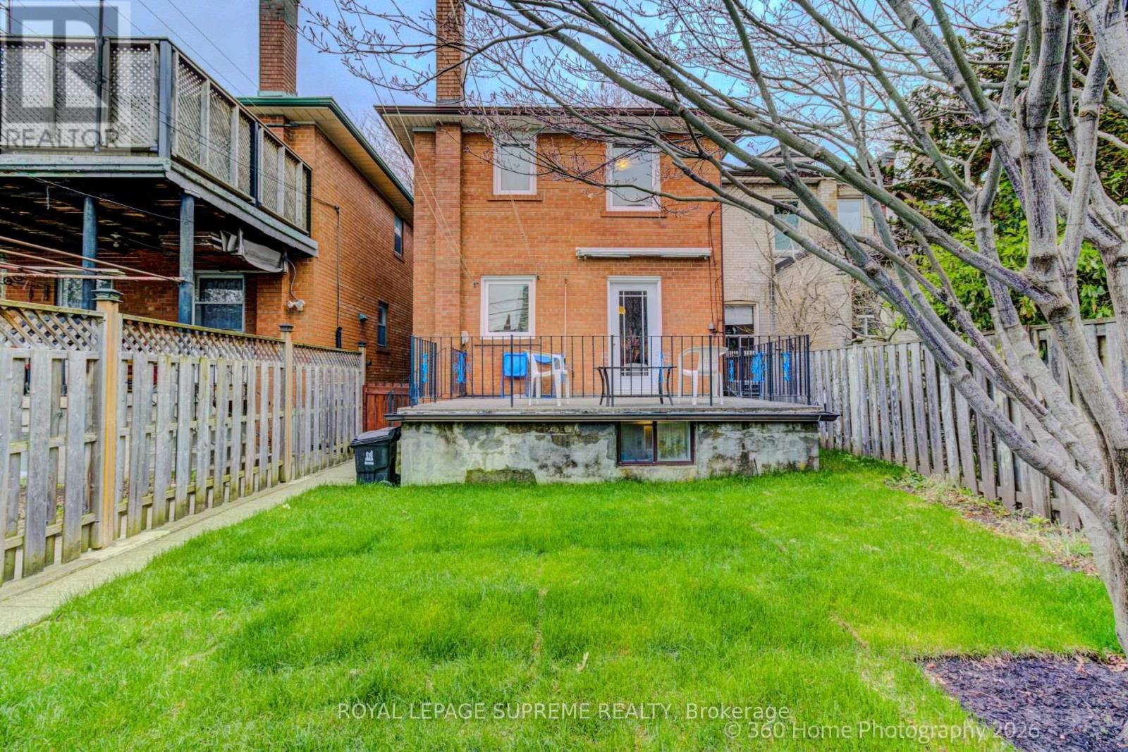 429 St Clarens Avenue, Toronto, Ontario  M6H 3W2 - Photo 4 - C13101572
