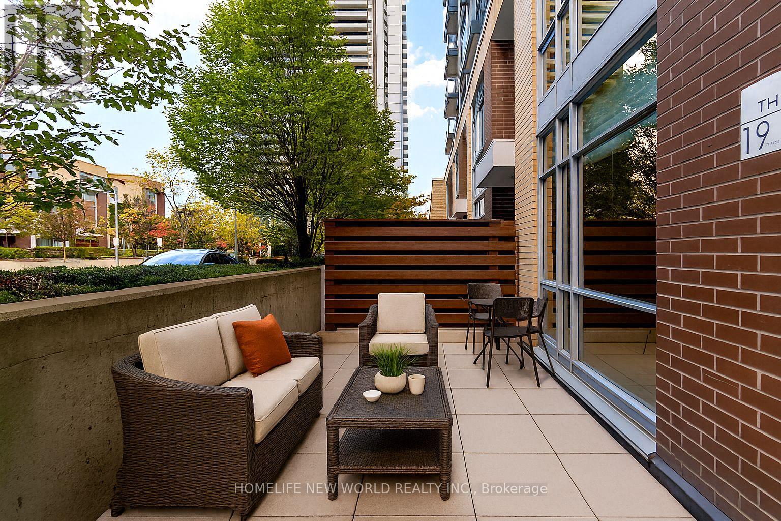 Th2 - 19 Singer Court, Toronto, Ontario  M2K 0B2 - Photo 4 - C13101586