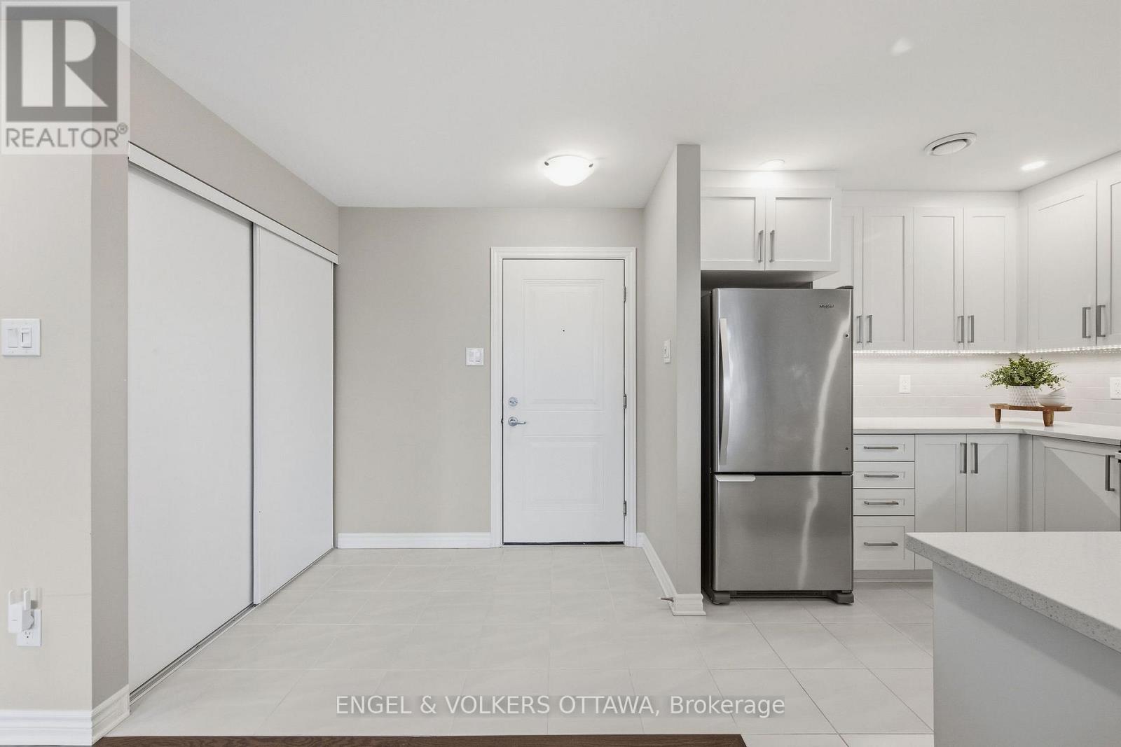 10 - 365 Tribeca Private, Ottawa, Ontario  K2J 6B4 - Photo 2 - X13100596