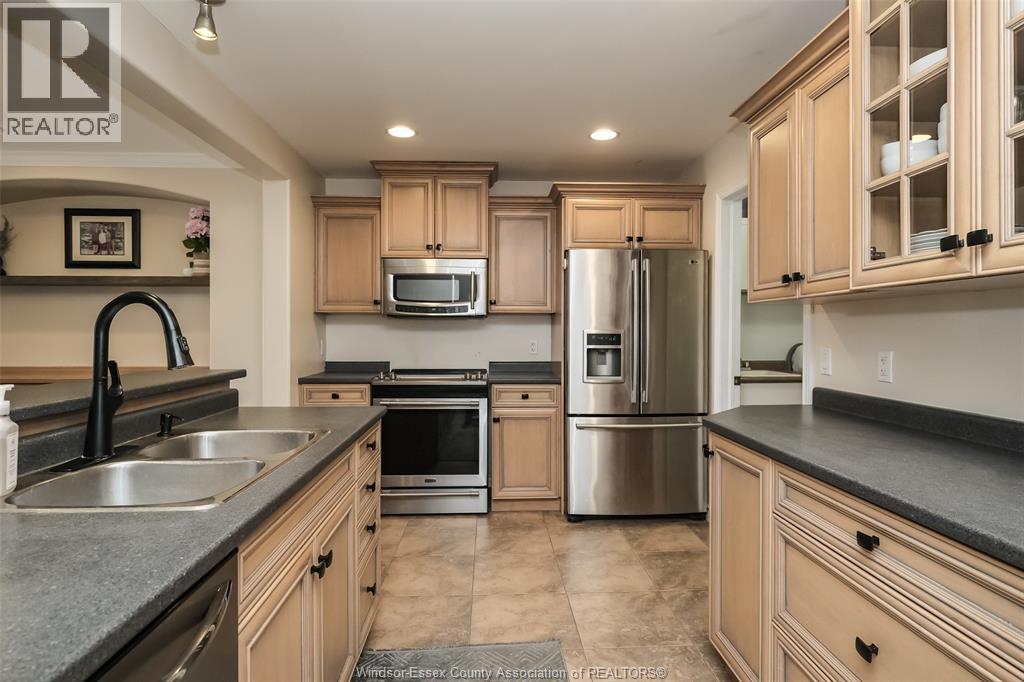 205 Whisper Creek, Lakeshore, Ontario  N9K 1G3 - Photo 5 - 26010473