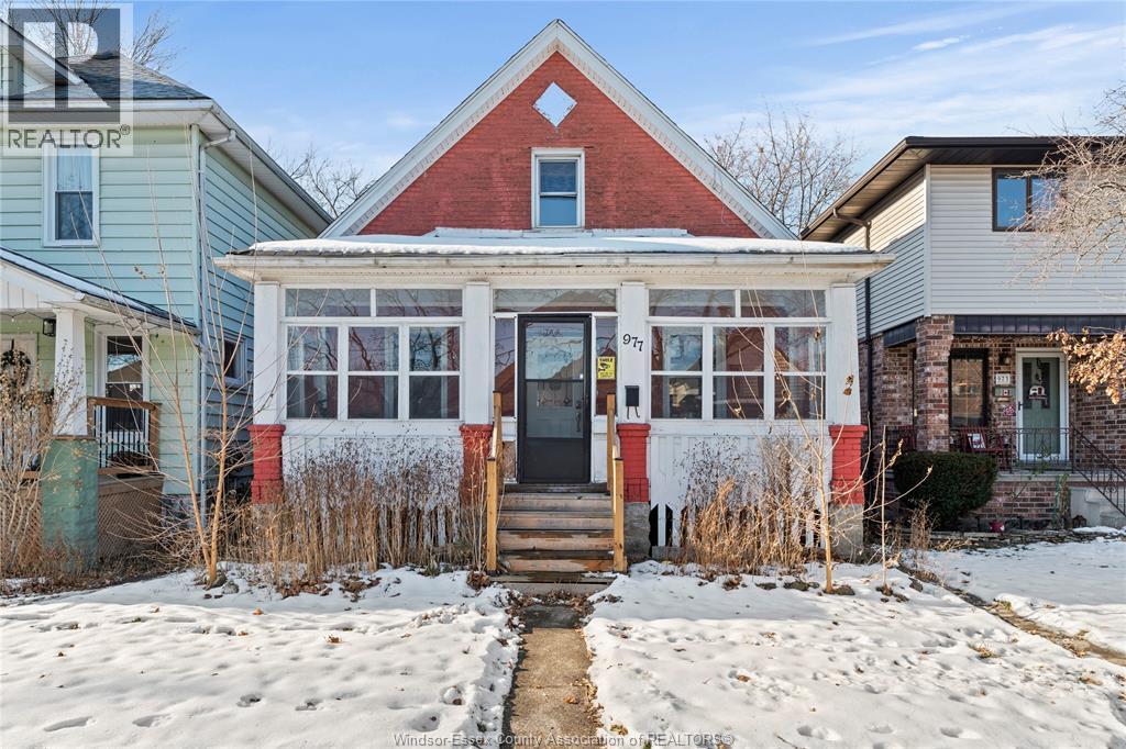 977 Gladstone, Windsor, Ontario