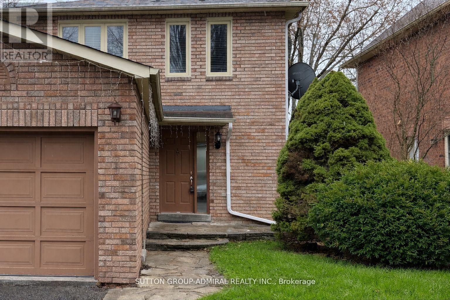 39 April Gardens, Aurora, Ontario  L4G 4R7 - Photo 2 - N13101206