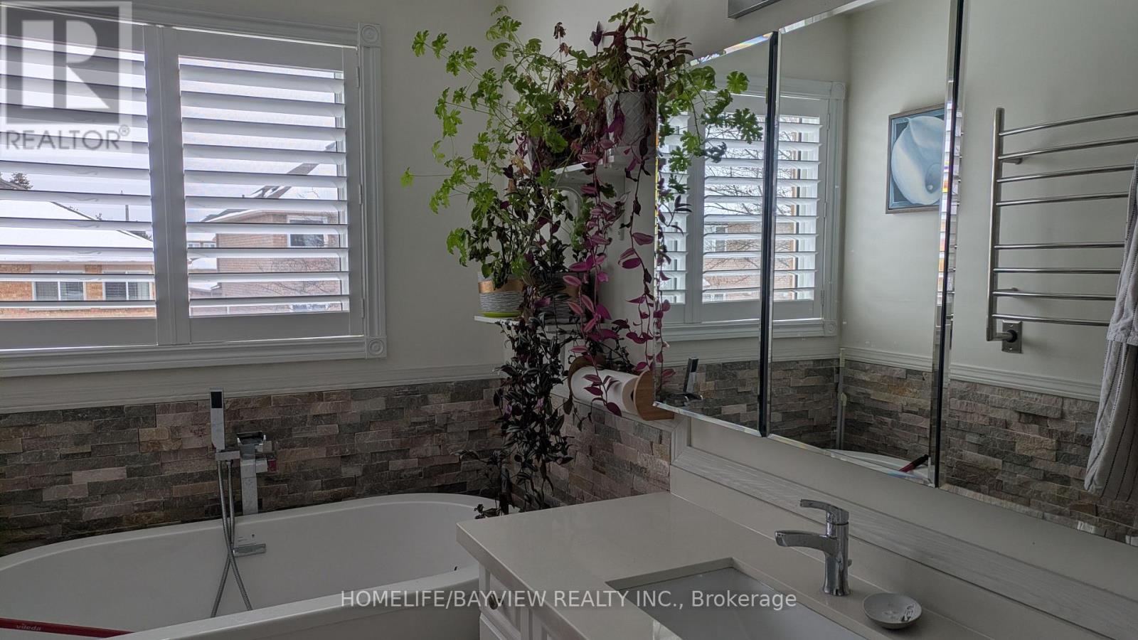 55 Woodhaven Crescent, Richmond Hill, Ontario  L4E 3T2 - Photo 15 - N13101346