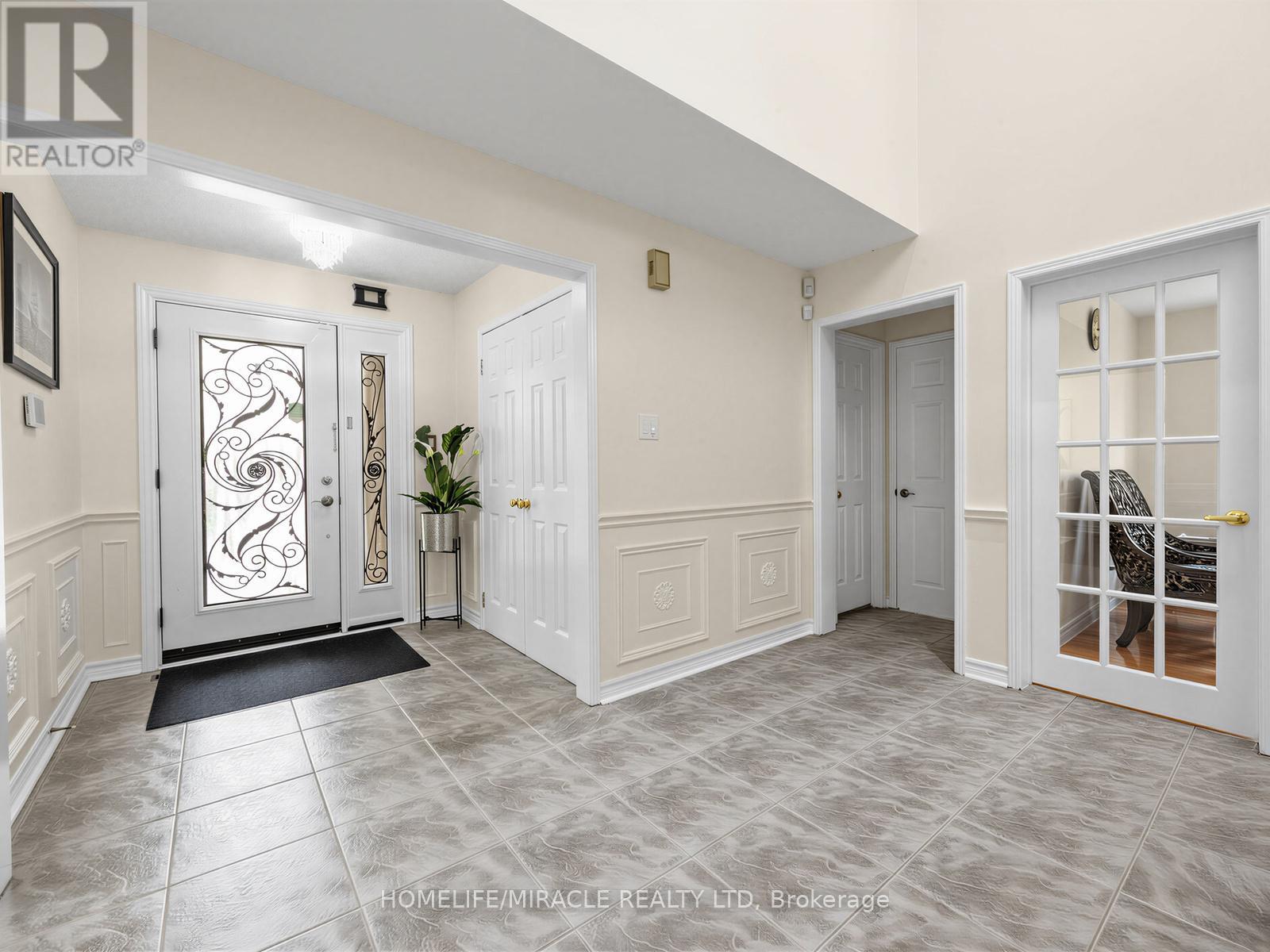 2023 Jacamar Court, Mississauga, Ontario  L5L 3P7 - Photo 3 - W13099474