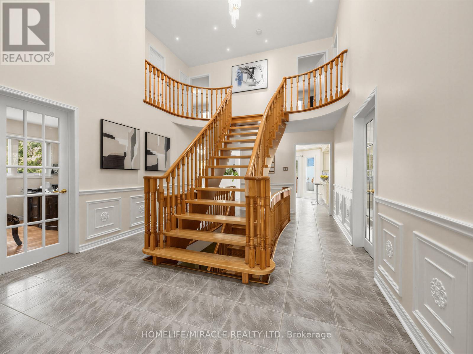 2023 Jacamar Court, Mississauga, Ontario  L5L 3P7 - Photo 4 - W13099474