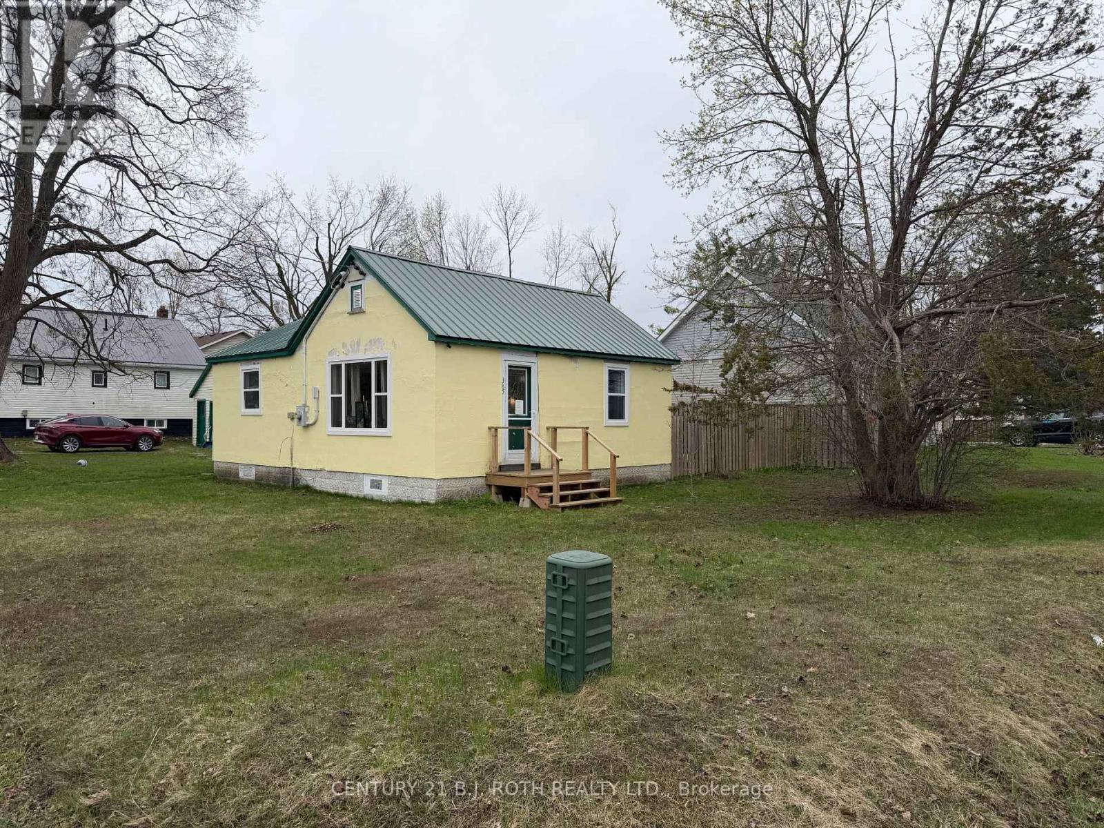 385 Mary Street, Orillia, Ontario  L3V 3G4 - Photo 2 - S13101284