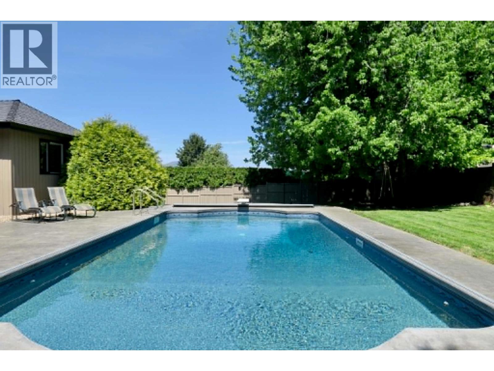 307 Stellar Drive, Kelowna, British Columbia  V1W 4K5 - Photo 40 - 10371109