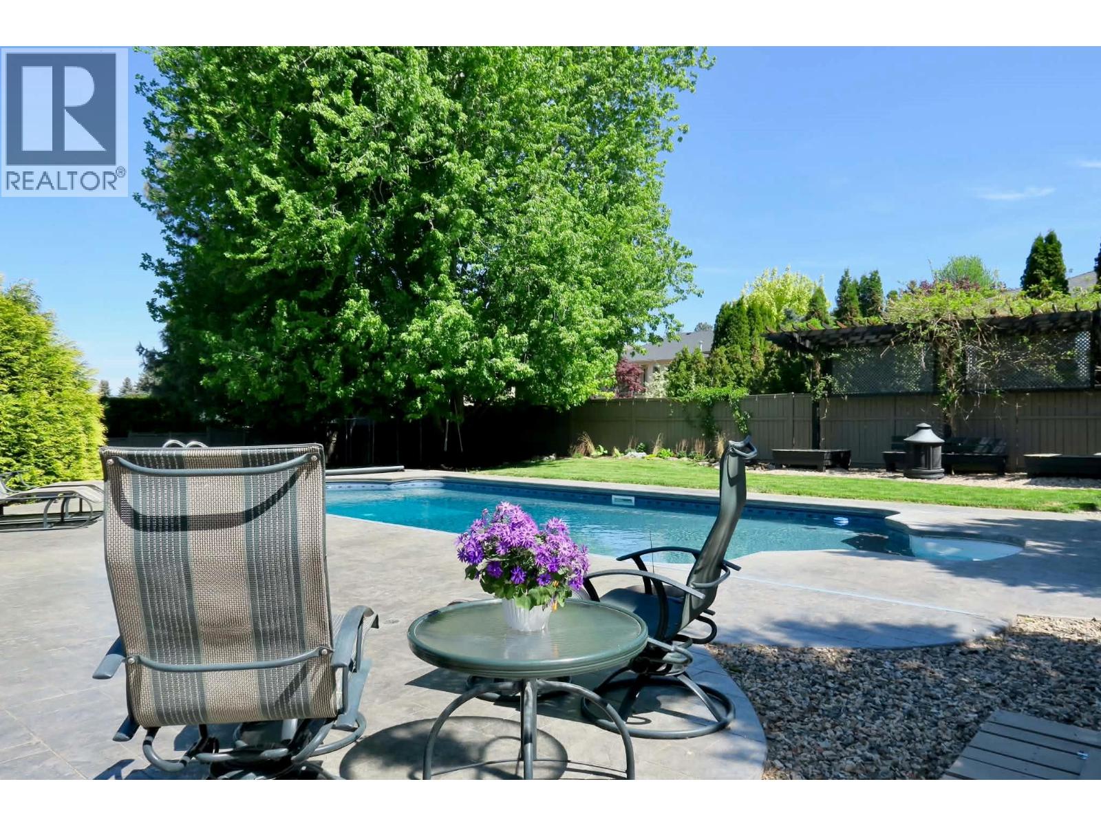 307 Stellar Drive, Kelowna, British Columbia  V1W 4K5 - Photo 44 - 10371109