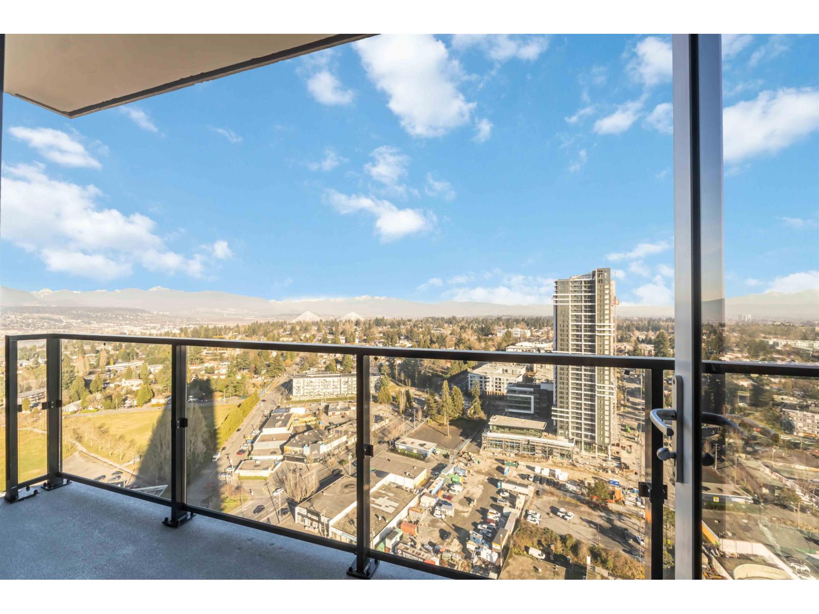 2903 10750 135a Street, Surrey, British Columbia  V3T 0V4 - Photo 1 - R3088655