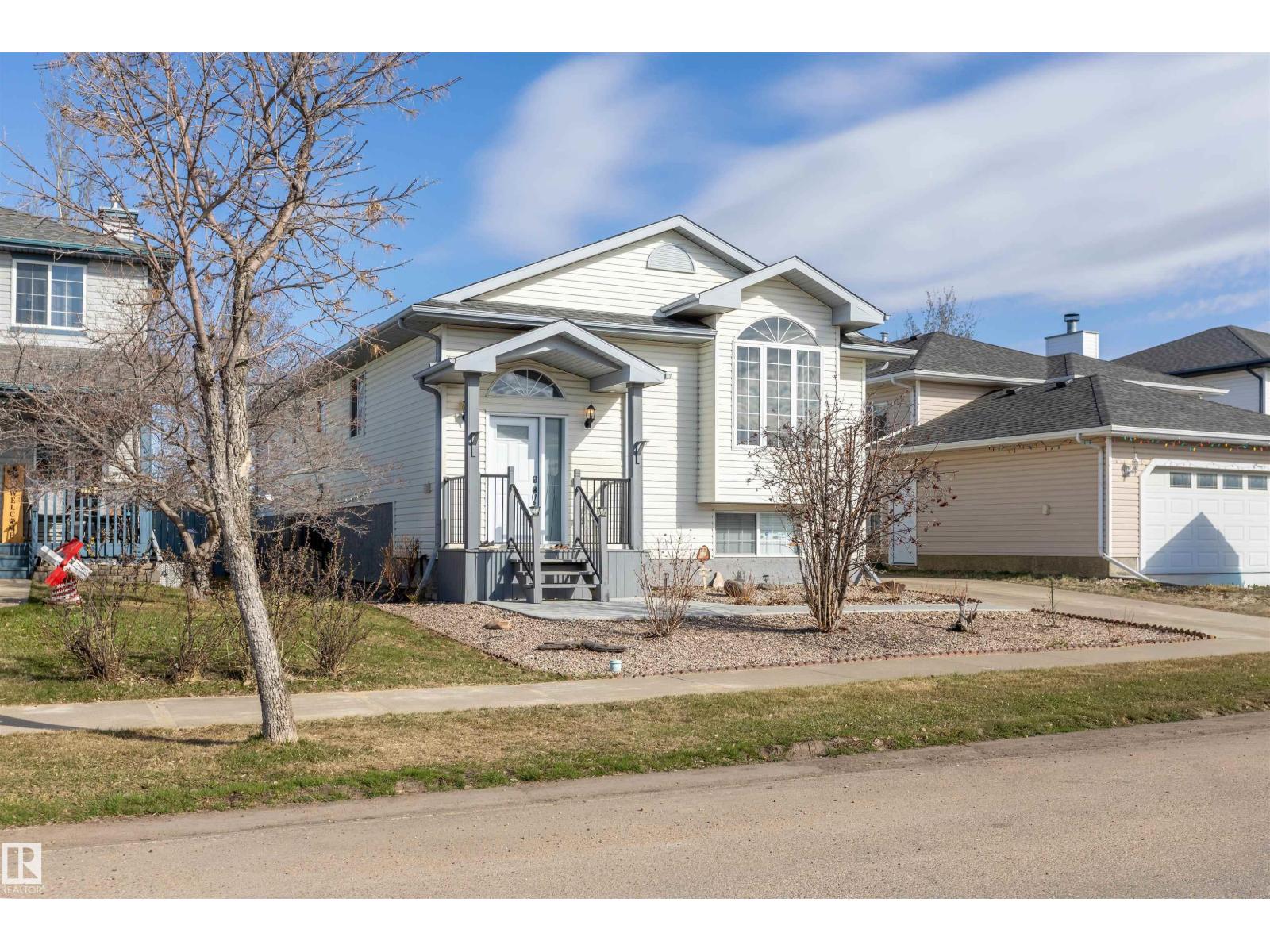 8704 99 AV, morinville, Alberta