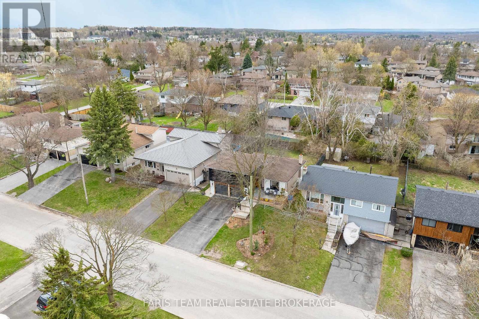 20 Carol Road, Barrie, Ontario  L4N 3P5 - Photo 2 - S13098208