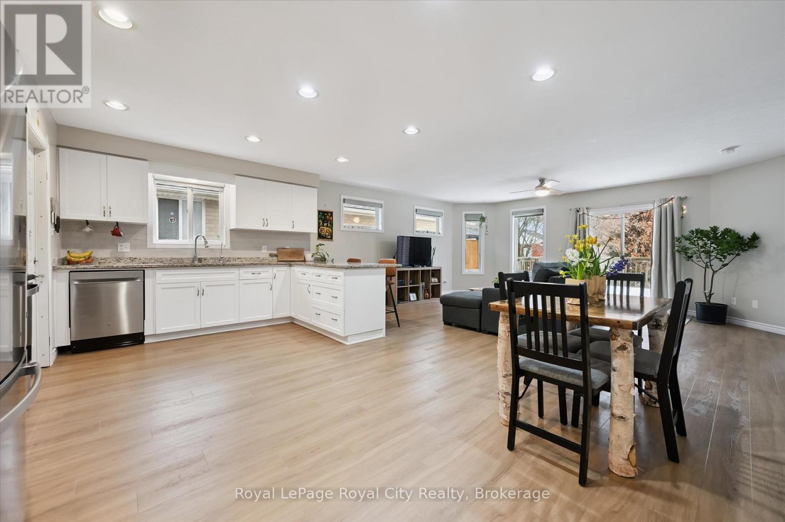 45 Borland Drive, Guelph, Ontario  N1G 5B5 - Photo 4 - X12806324