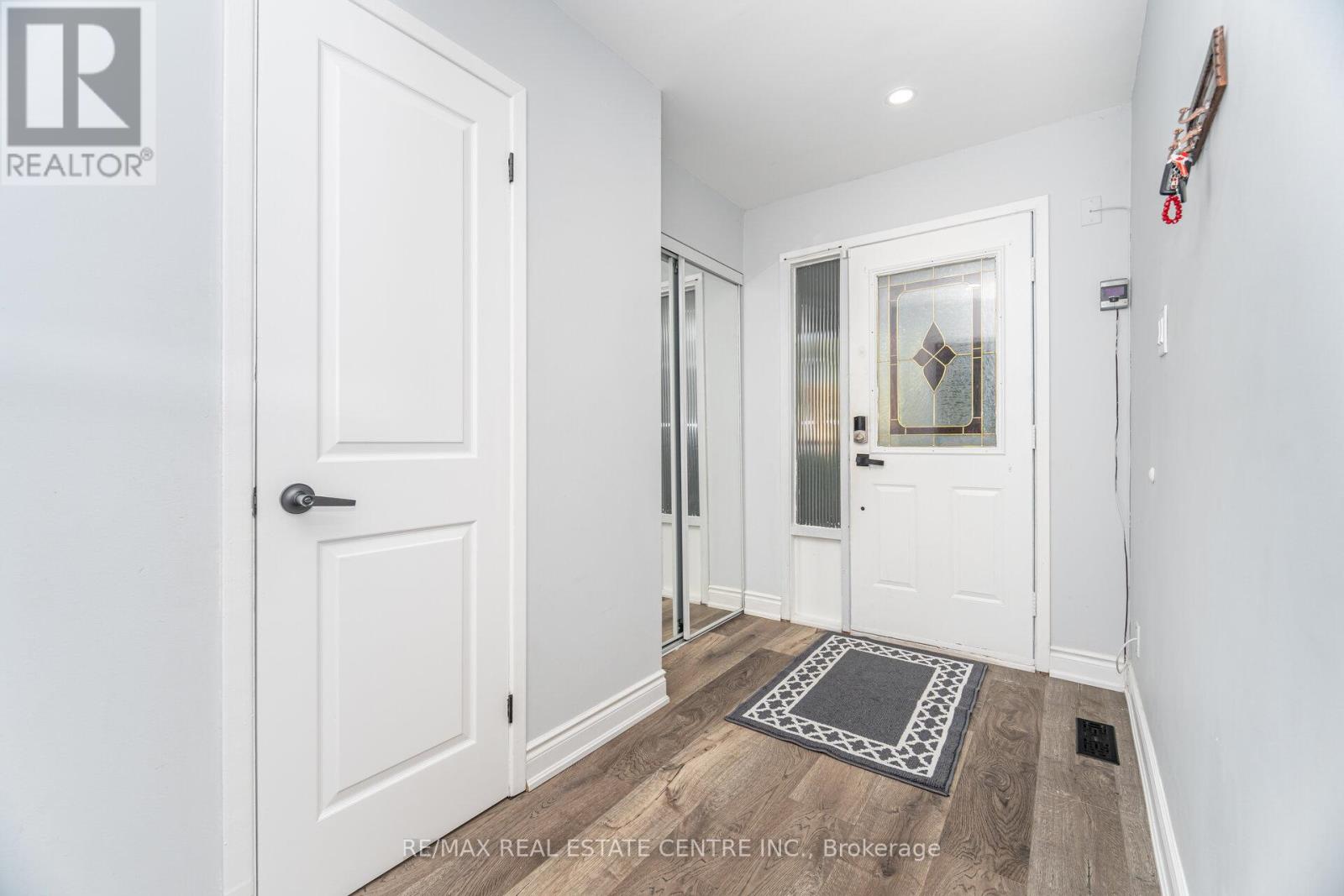 44 Abelard Avenue, Brampton, Ontario  L6Y 2K8 - Photo 8 - W13101164