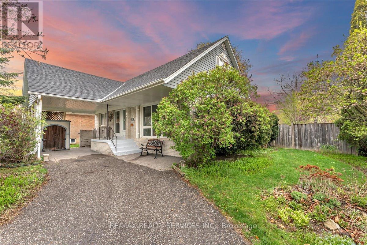2 WINDERMERE COURT, Brampton, Ontario