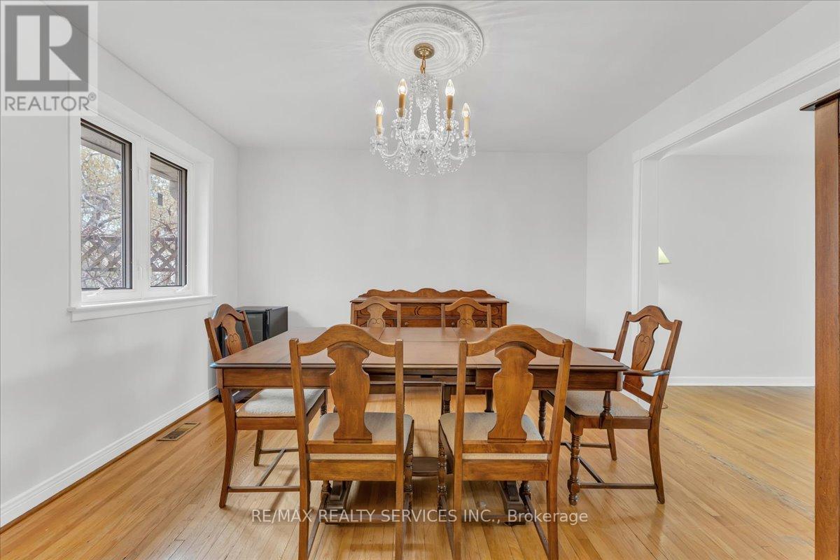 2 Windermere Court, Brampton, Ontario  L6X 2L6 - Photo 13 - W13101188