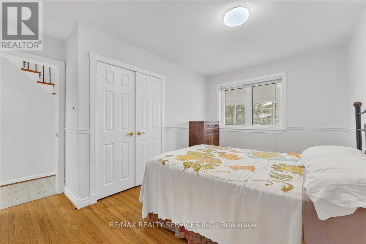 2 Windermere Court, Brampton, Ontario  L6X 2L6 - Photo 19 - W13101188